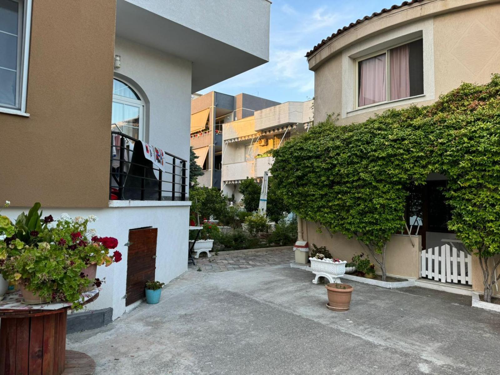 Guesthouse Novi Durres Exterior photo